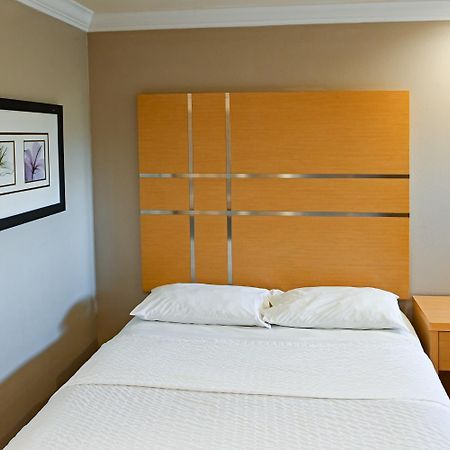 סאות' סן פרנסיסקו Days Inn By Wyndham San Francisco S/Oyster Point Airport מראה חיצוני תמונה