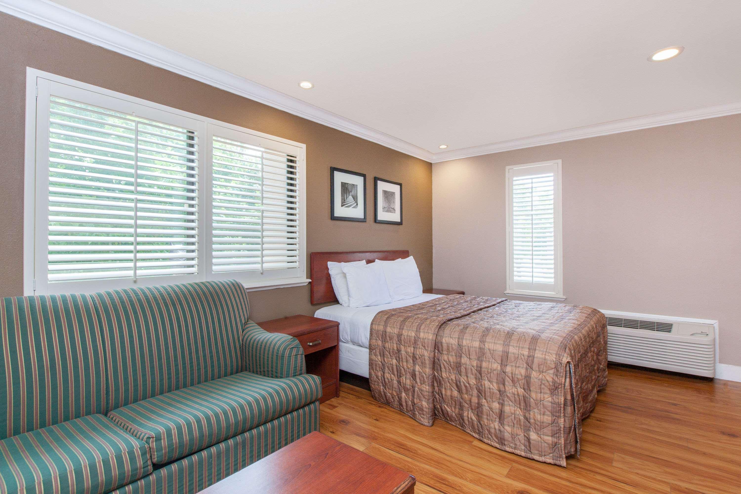סאות' סן פרנסיסקו Days Inn By Wyndham San Francisco S/Oyster Point Airport מראה חיצוני תמונה
