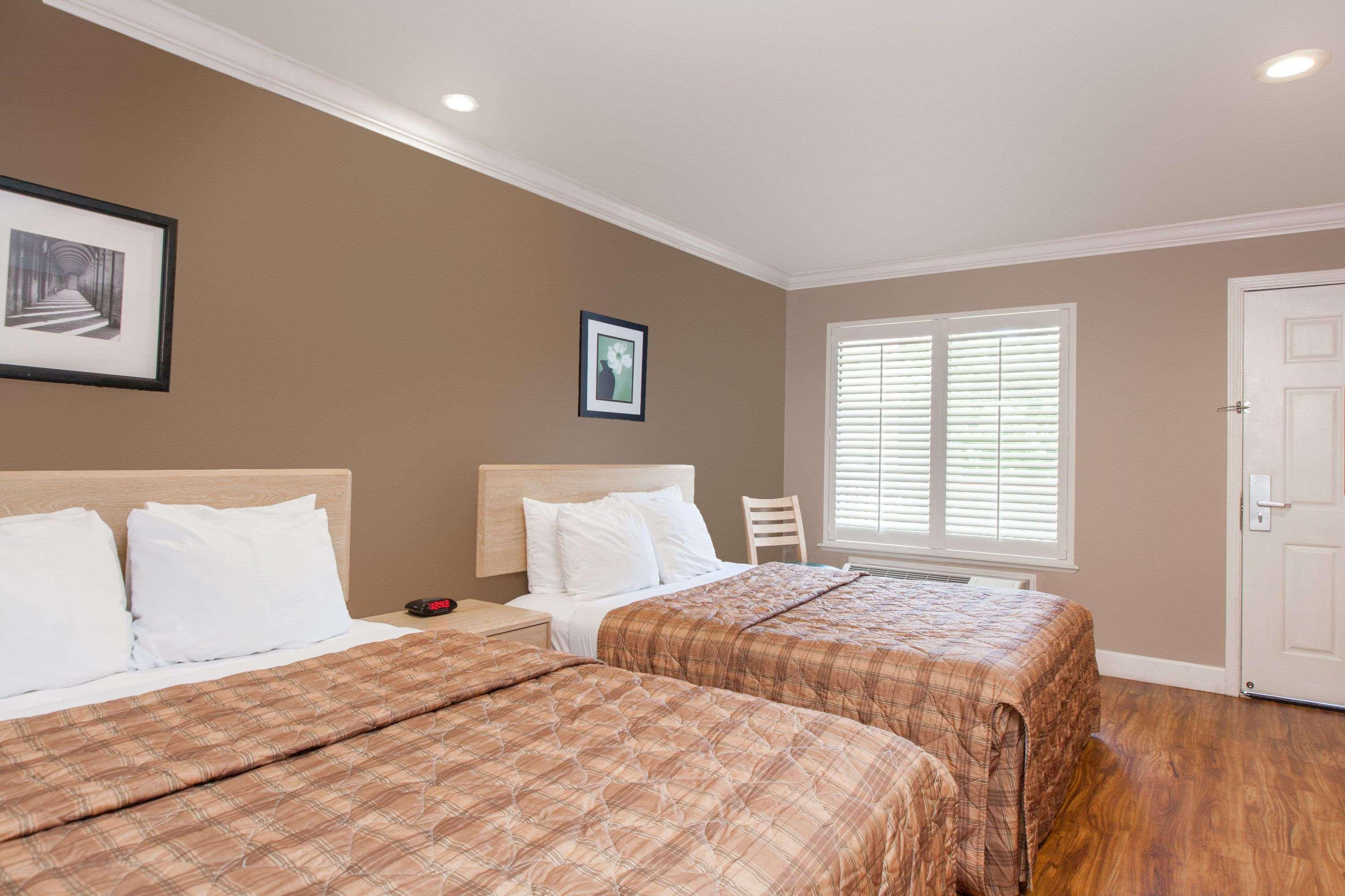 סאות' סן פרנסיסקו Days Inn By Wyndham San Francisco S/Oyster Point Airport מראה חיצוני תמונה