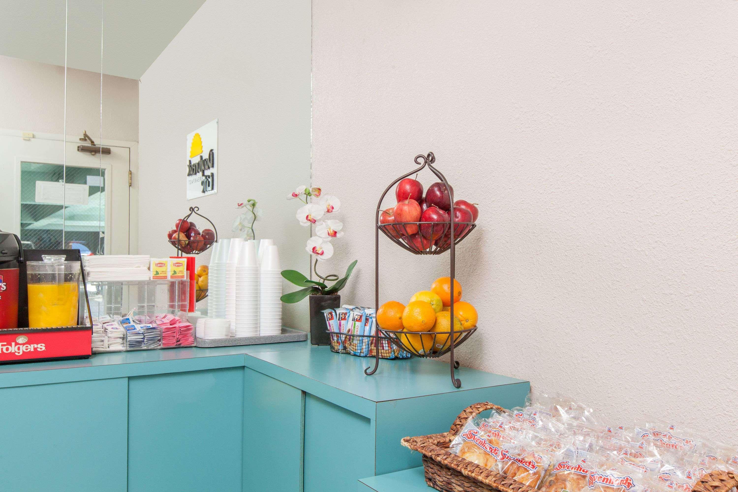 סאות' סן פרנסיסקו Days Inn By Wyndham San Francisco S/Oyster Point Airport מראה חיצוני תמונה