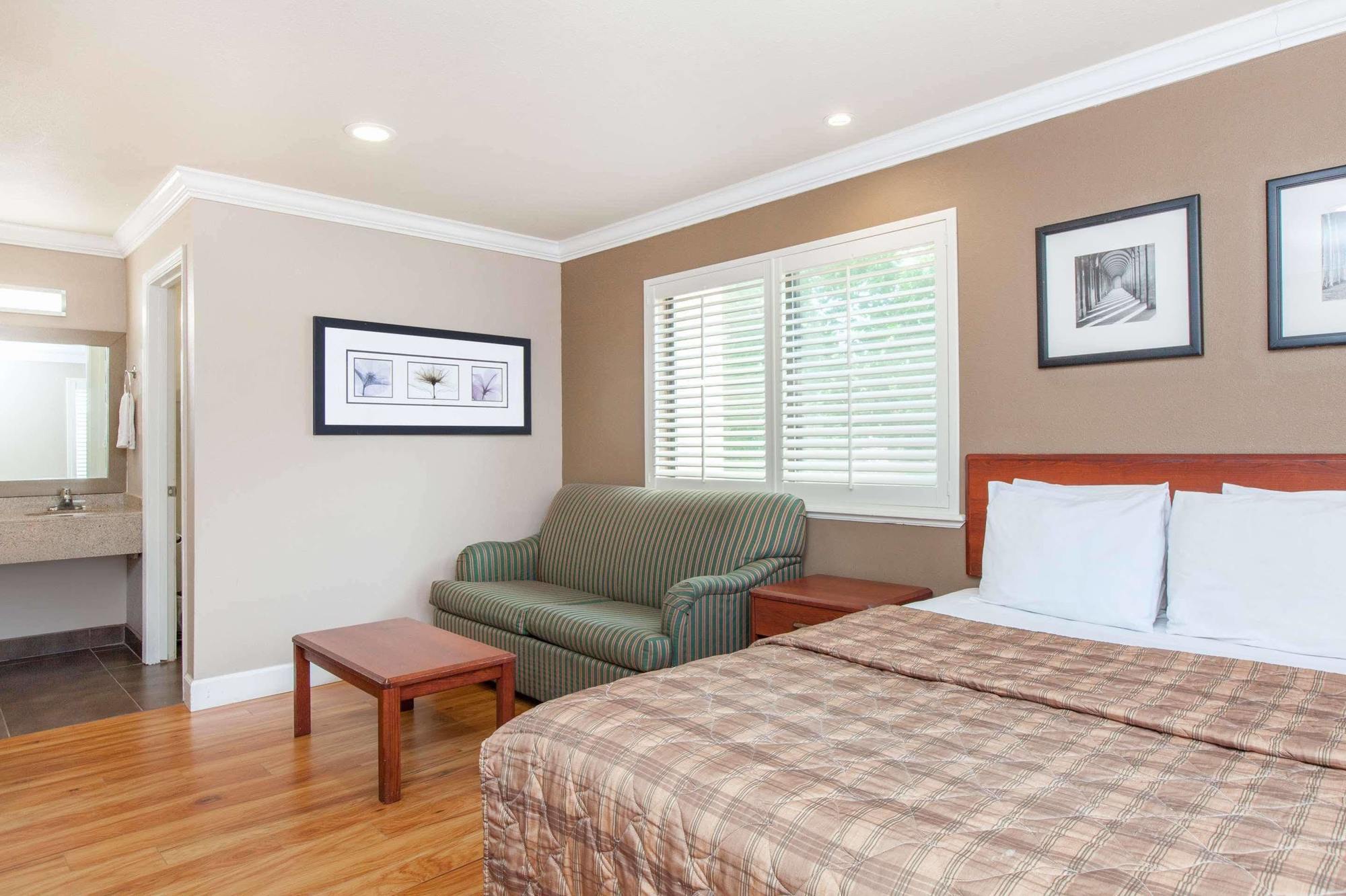 סאות' סן פרנסיסקו Days Inn By Wyndham San Francisco S/Oyster Point Airport מראה חיצוני תמונה